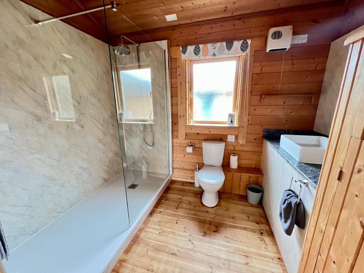 Reeds Lodge, Lake Pochard South Cerney Extérieur photo