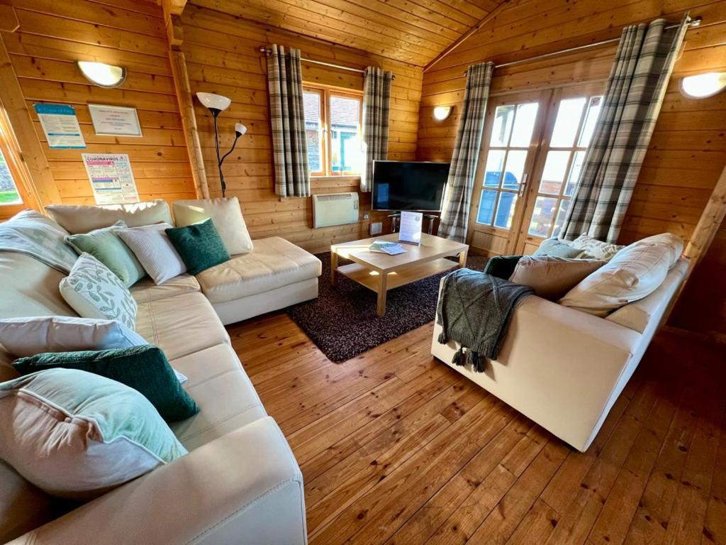 Reeds Lodge, Lake Pochard South Cerney Extérieur photo