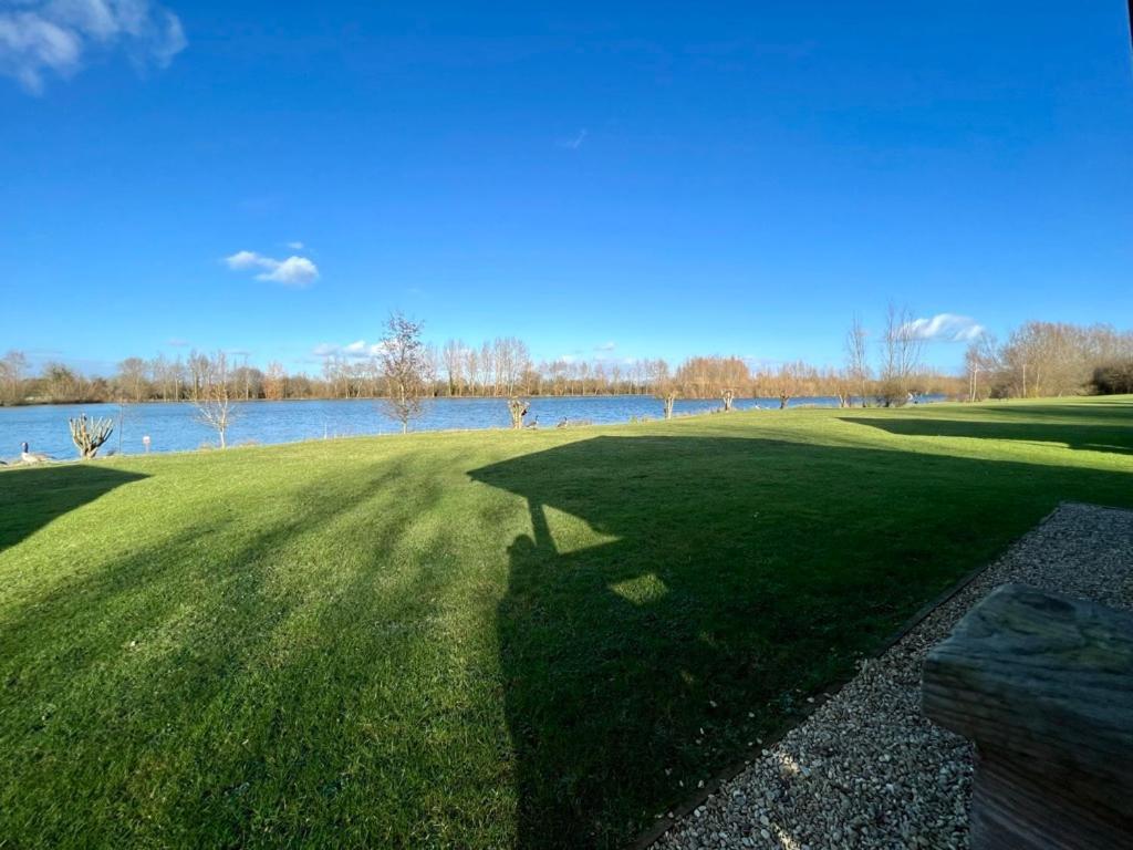 Reeds Lodge, Lake Pochard South Cerney Extérieur photo