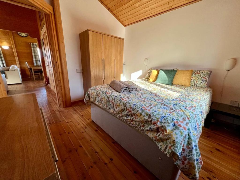 Reeds Lodge, Lake Pochard South Cerney Extérieur photo